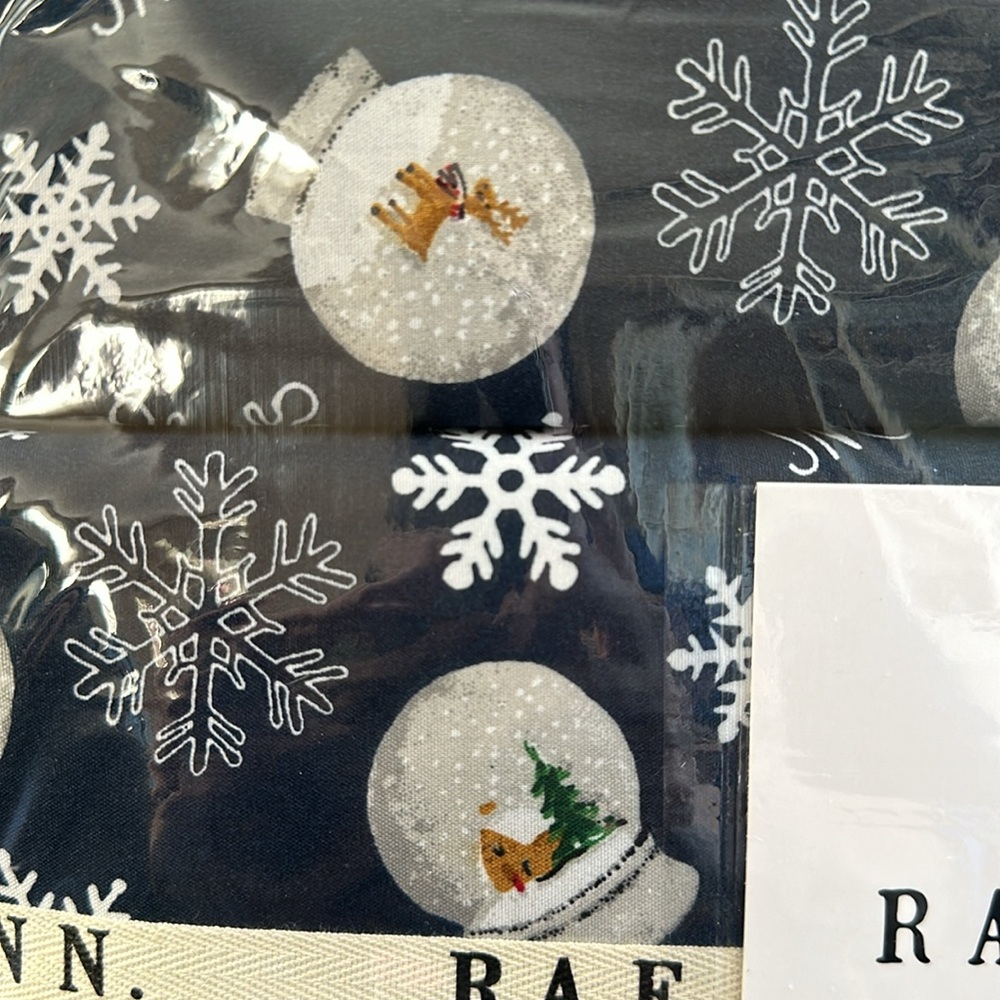 ❄️Rae Dunn Let It Snow Queen Sheet Set❄️ - Picture 7 of 7